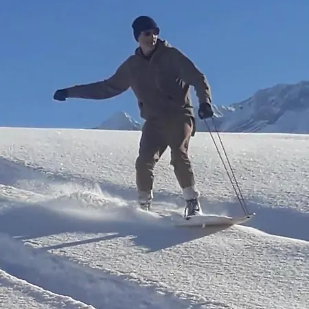 Snow+surf فندق مبيت وإفطار