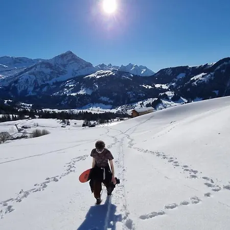 Snow+surf فندق مبيت وإفطار